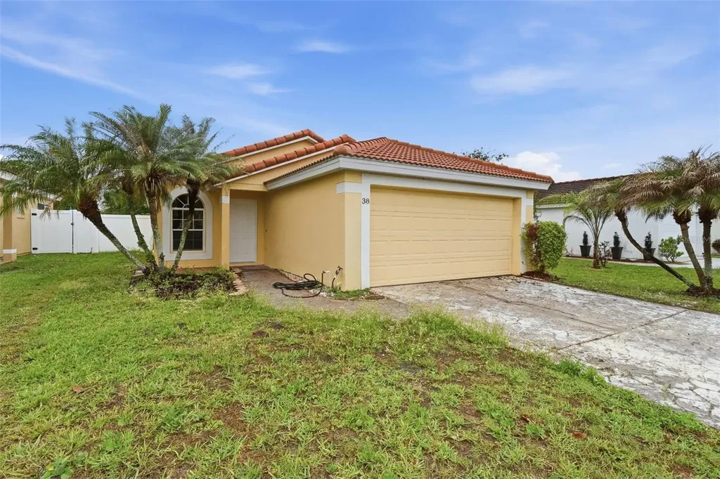 38 Vanna Court Orlando FL 32807