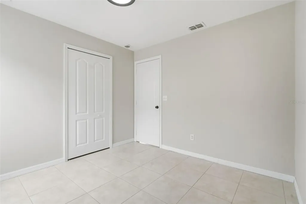 38 Vanna Court Orlando FL 32807