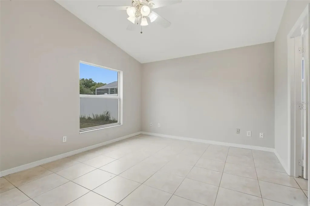38 Vanna Court Orlando FL 32807