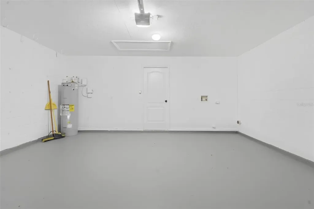 38 Vanna Court Orlando FL 32807