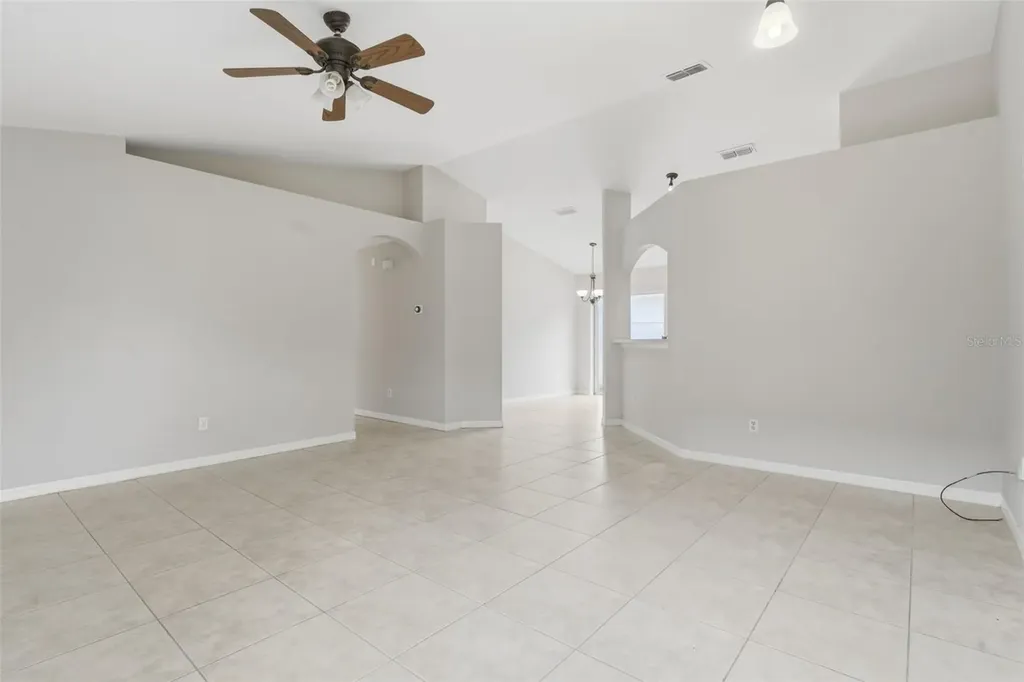 38 Vanna Court Orlando FL 32807