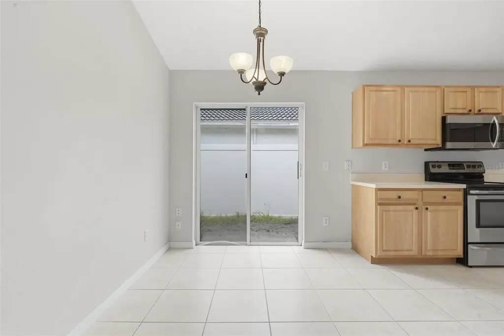 38 Vanna Court Orlando FL 32807