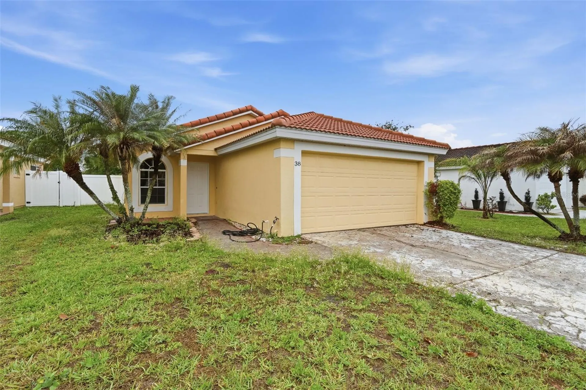 38 Vanna Court Orlando FL 32807