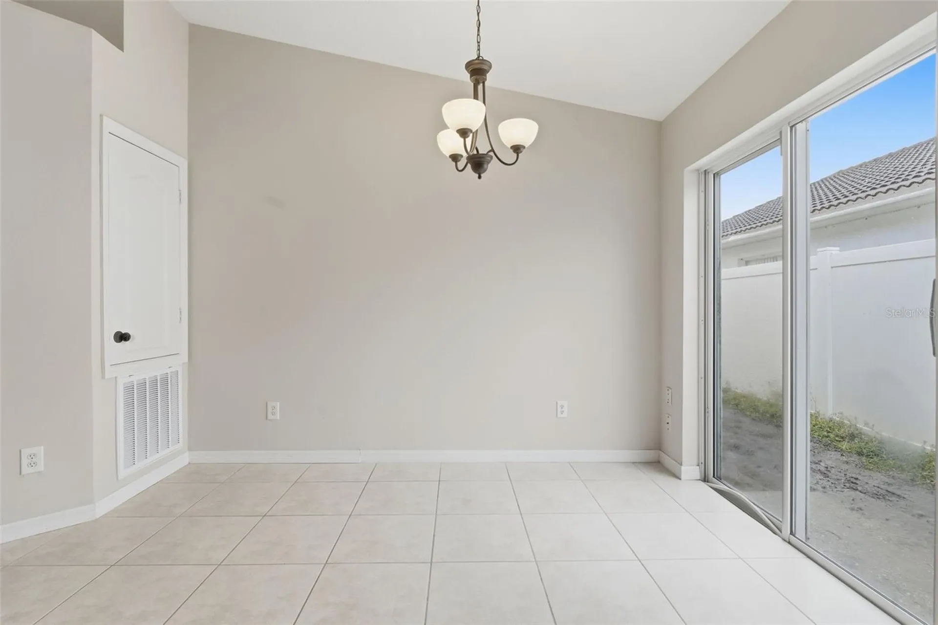 38 Vanna Court Orlando FL 32807