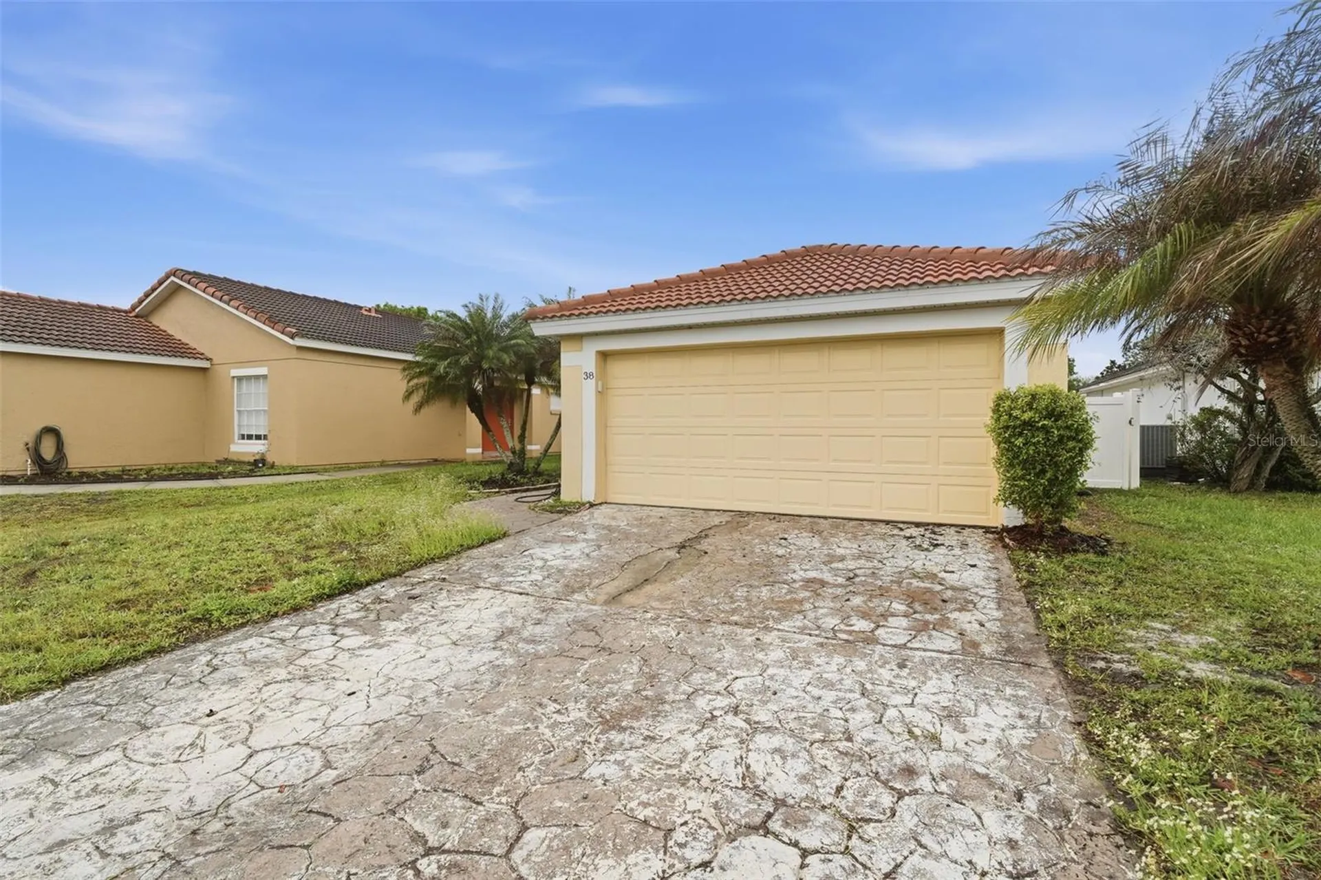 38 Vanna Court Orlando FL 32807