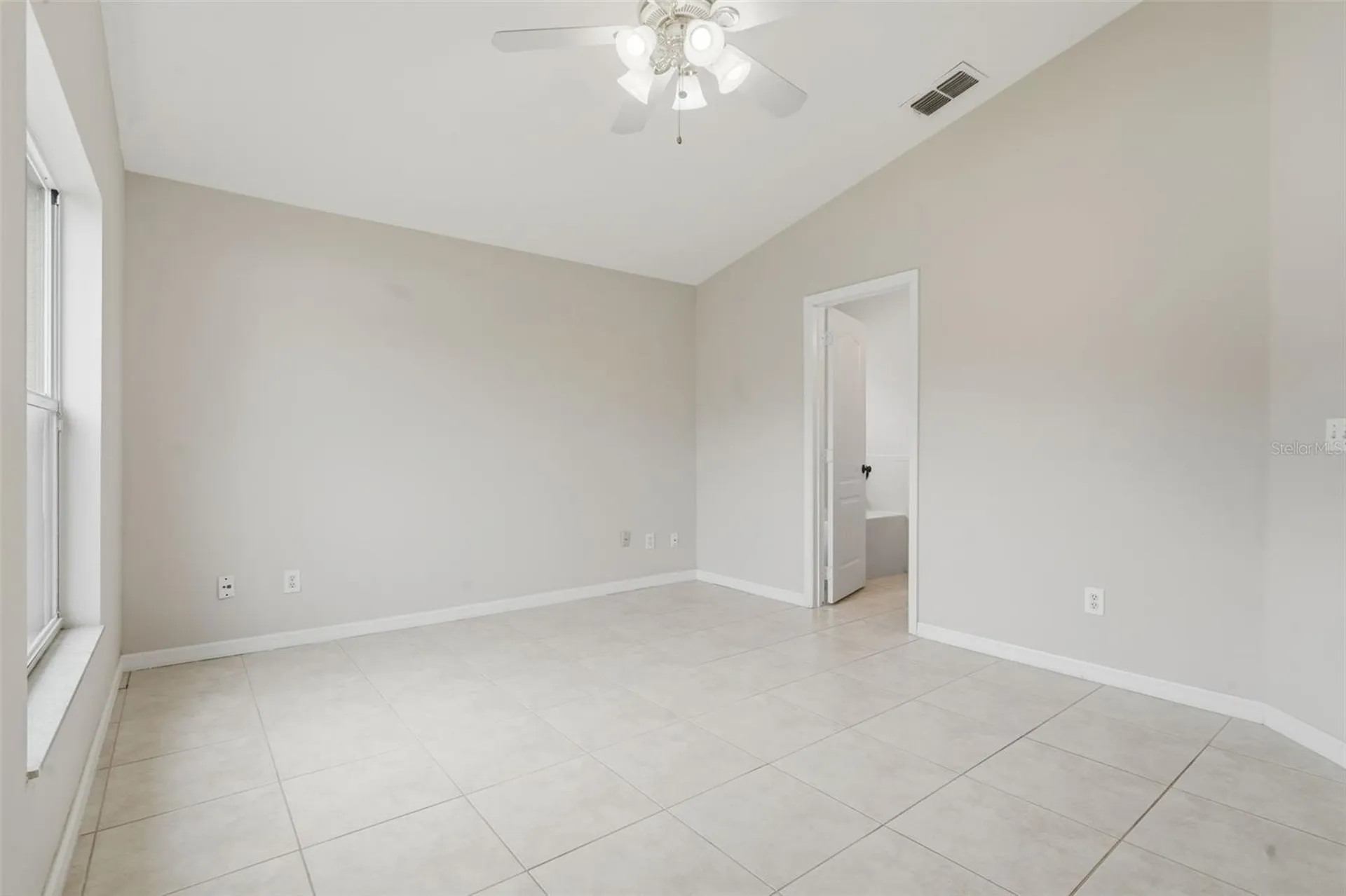 38 Vanna Court Orlando FL 32807