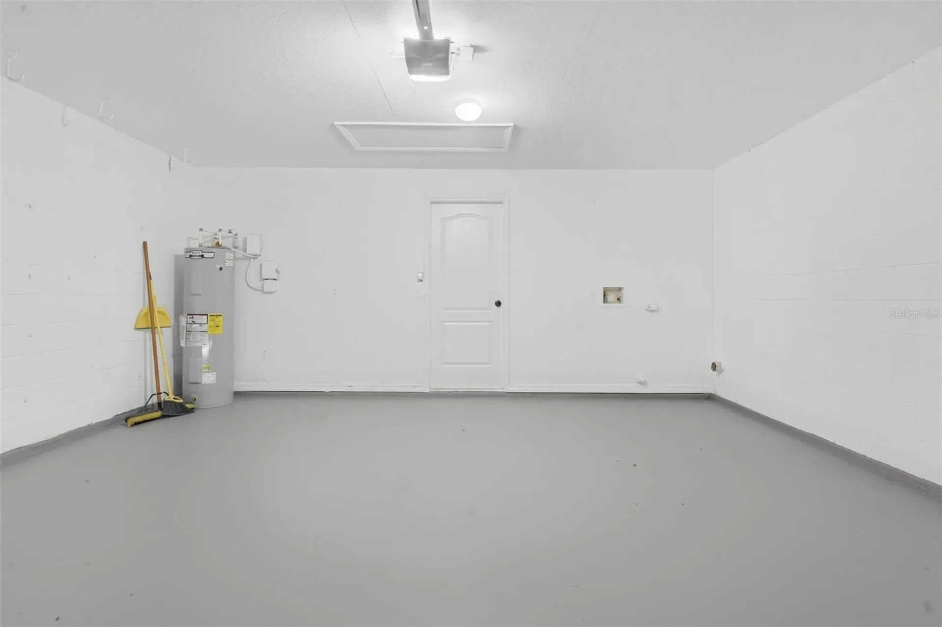 38 Vanna Court Orlando FL 32807