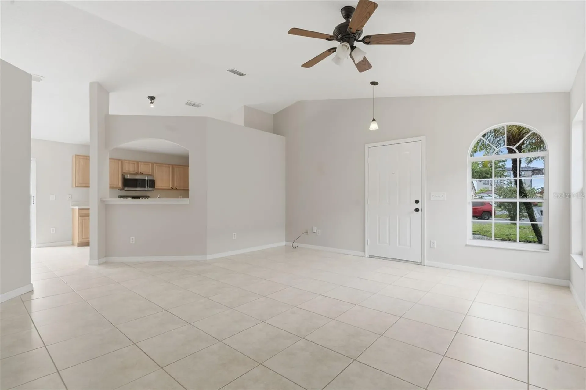 38 Vanna Court Orlando FL 32807