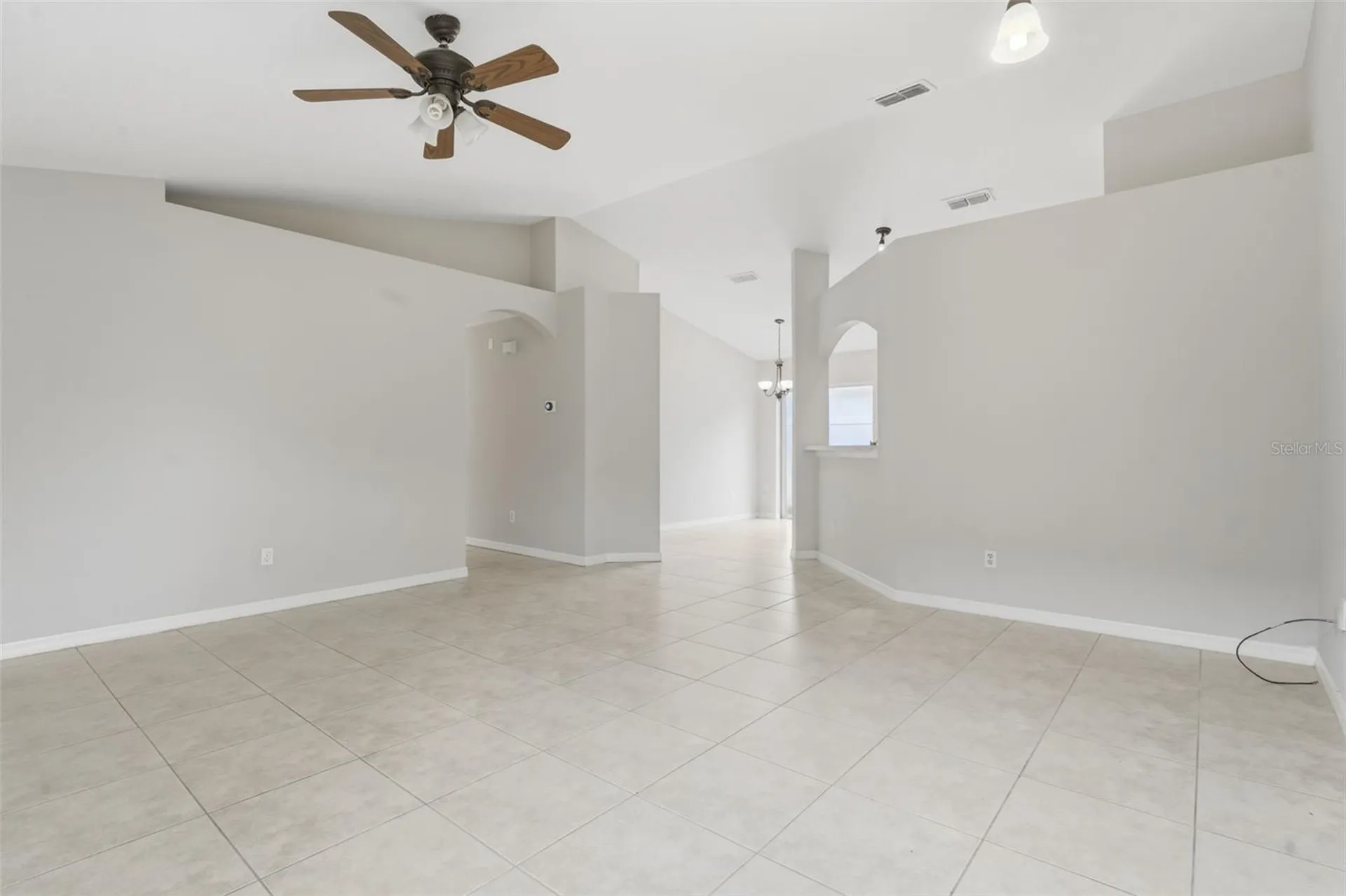 38 Vanna Court Orlando FL 32807