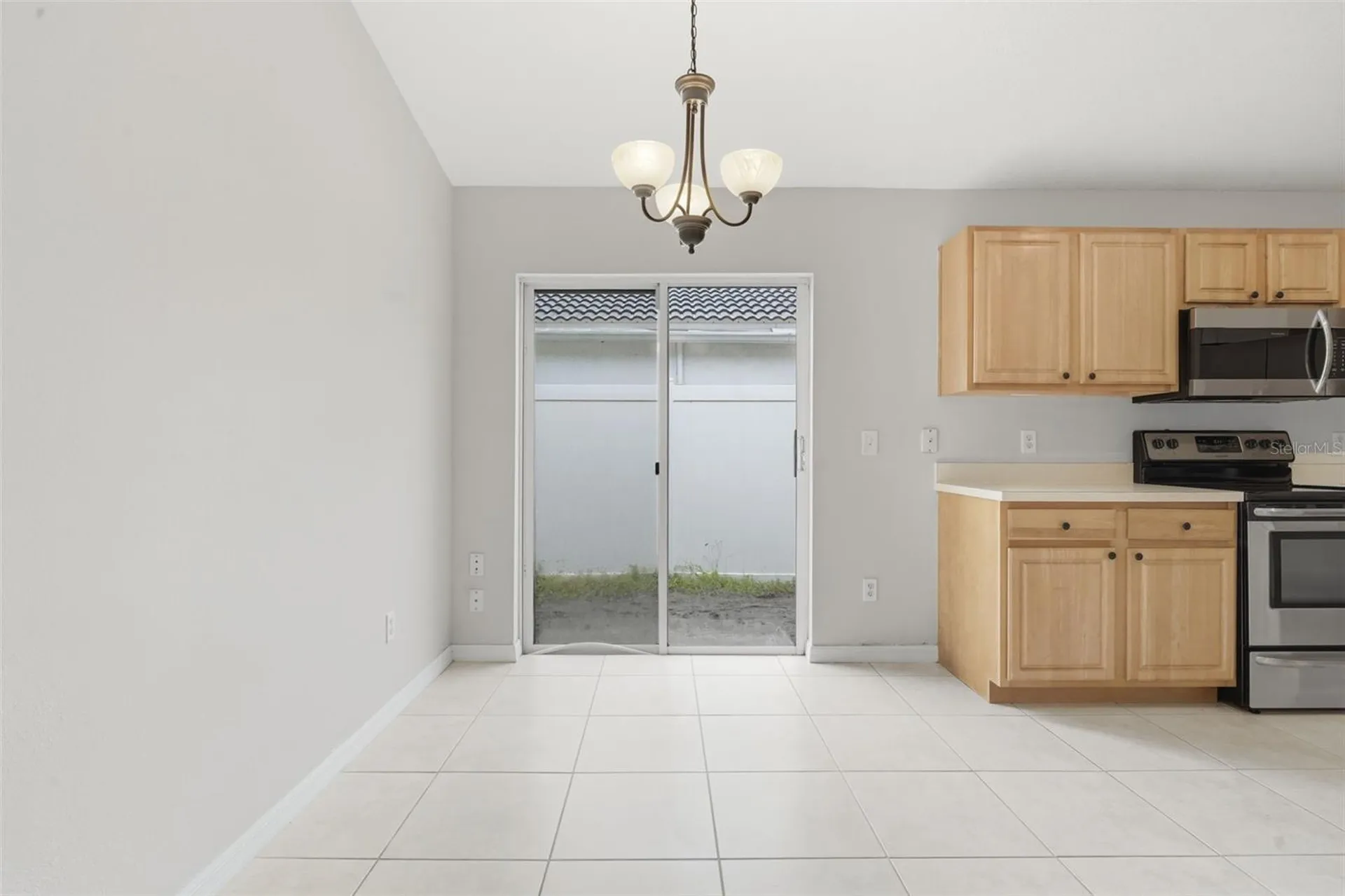 38 Vanna Court Orlando FL 32807