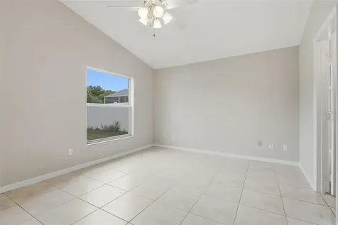 38 Vanna Court Orlando FL 32807