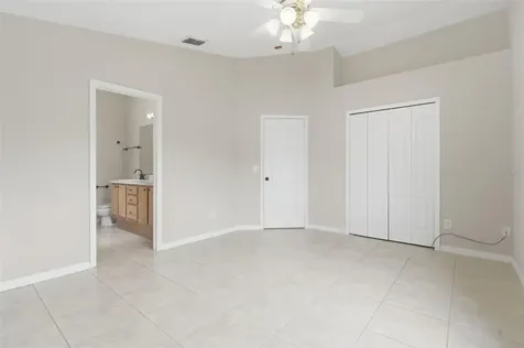 38 Vanna Court Orlando FL 32807
