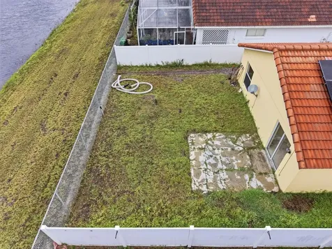 38 Vanna Court Orlando FL 32807