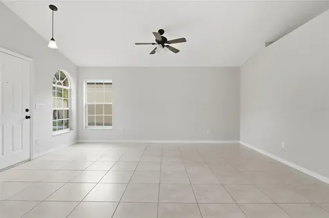 38 Vanna Court Orlando FL 32807