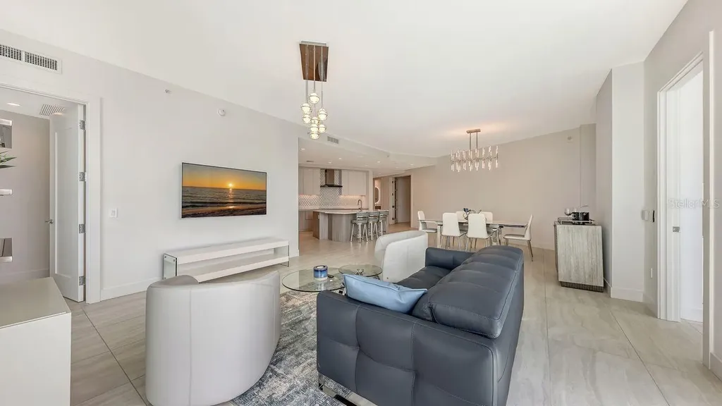301 Quay Commons Sarasota FL 34236