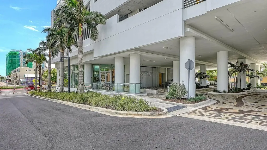 301 Quay Commons Sarasota FL 34236
