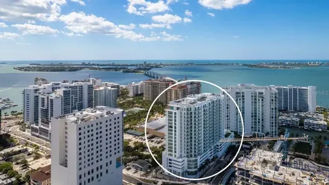 301 Quay Commons Sarasota FL 34236