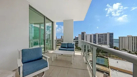 301 Quay Commons Sarasota FL 34236