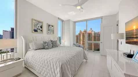 301 Quay Commons Sarasota FL 34236