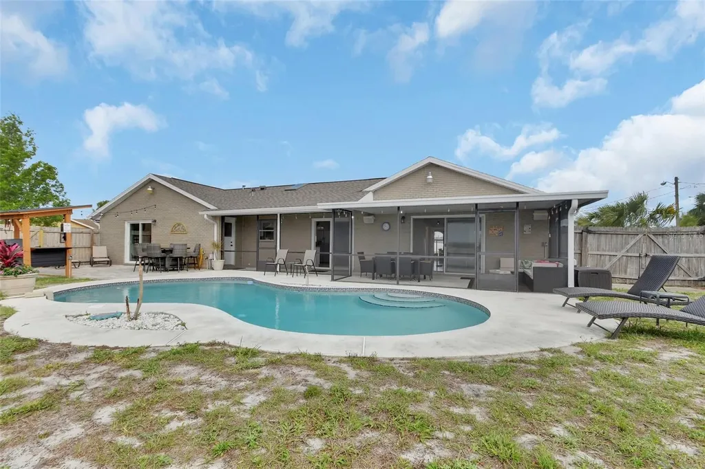 2771 Maldive Court Deltona FL 32738