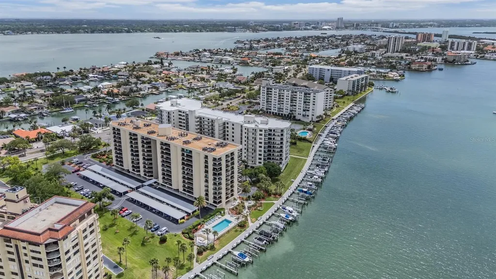 690 Island Way Clearwater FL 33767