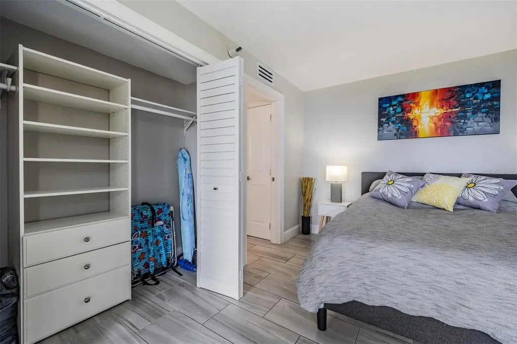 690 Island Way Clearwater FL 33767