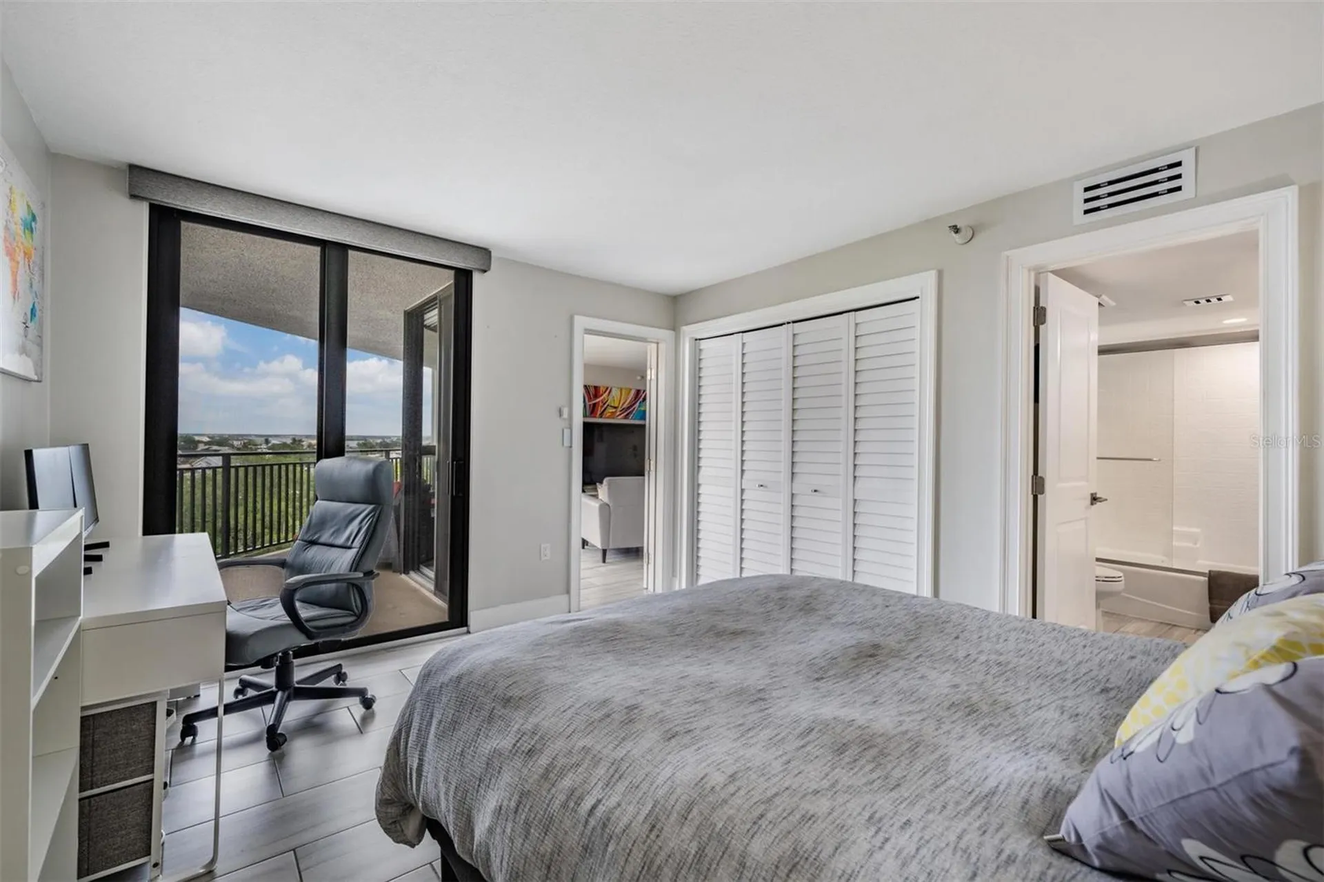 690 Island Way Clearwater FL 33767