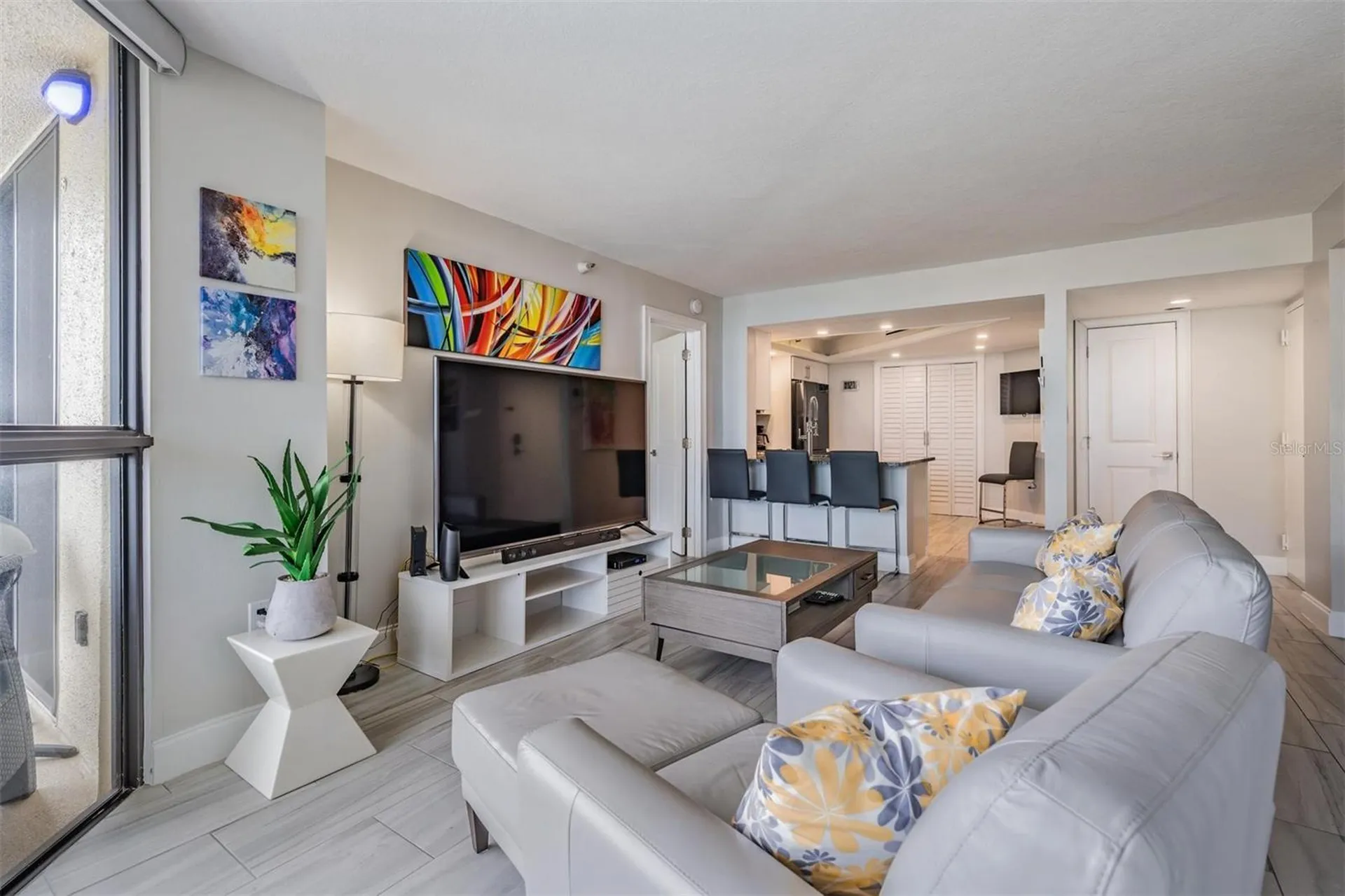 690 Island Way Clearwater FL 33767