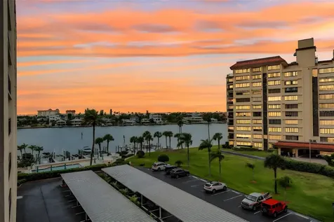 690 Island Way Clearwater FL 33767