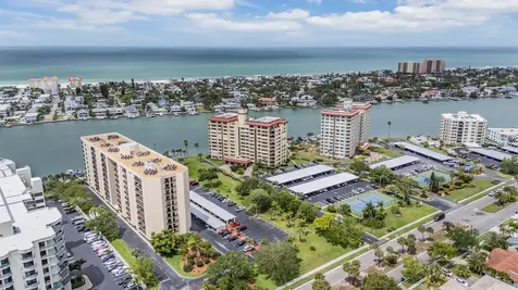 690 Island Way Clearwater FL 33767