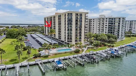 690 Island Way Clearwater FL 33767
