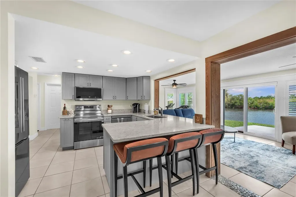 911 Silver Palm Way Apollo Beach FL 33572