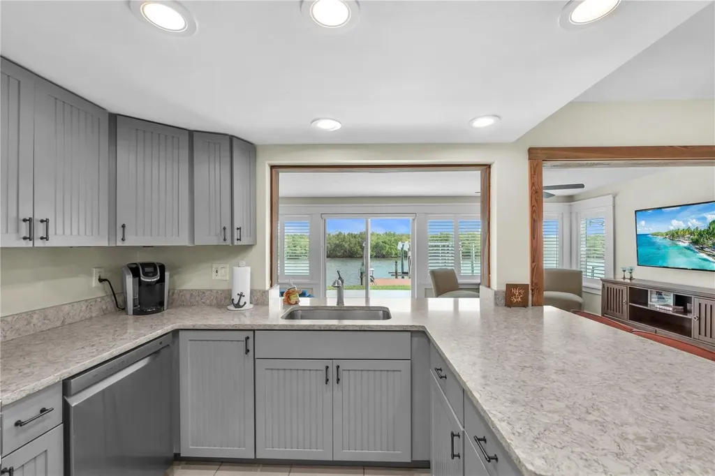 911 Silver Palm Way Apollo Beach FL 33572