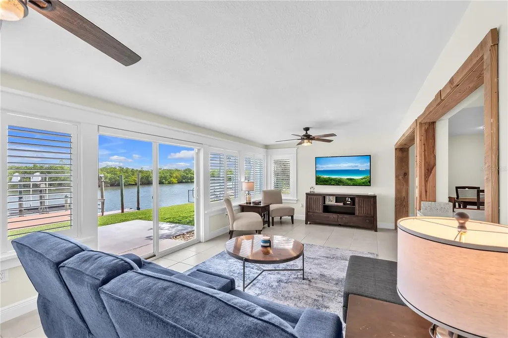 911 Silver Palm Way Apollo Beach FL 33572