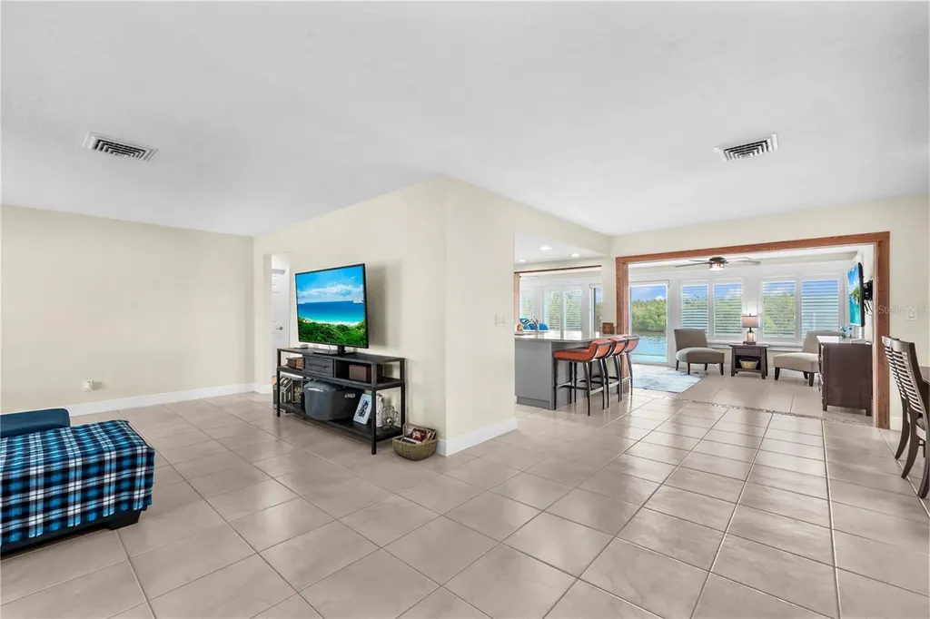 911 Silver Palm Way Apollo Beach FL 33572