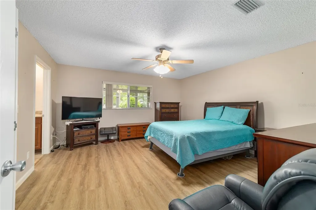 9240 SW 90th Court Ocala FL 34481