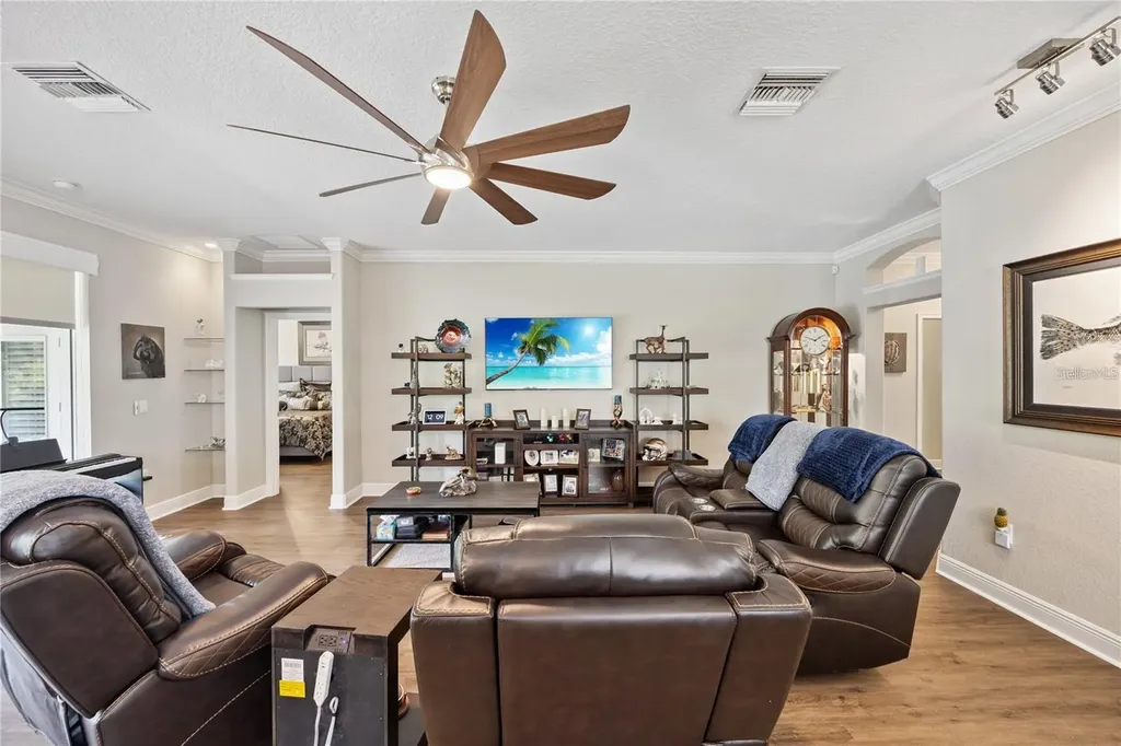 1923 Banning Beach Road Tavares FL 32778