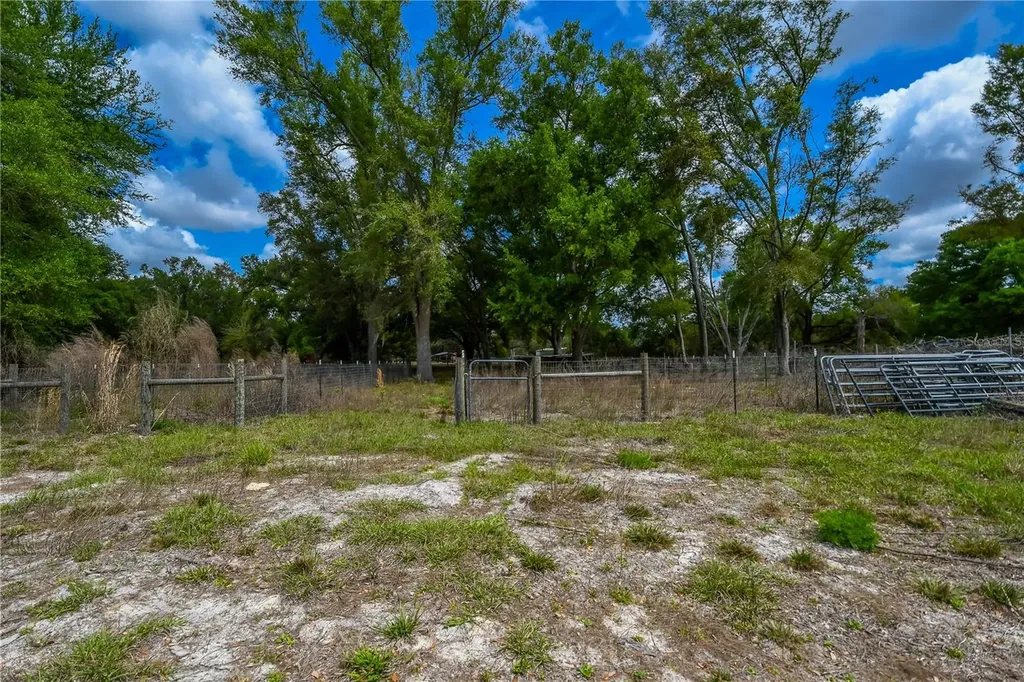 7457 NE Highway 349 Old Town FL 32680