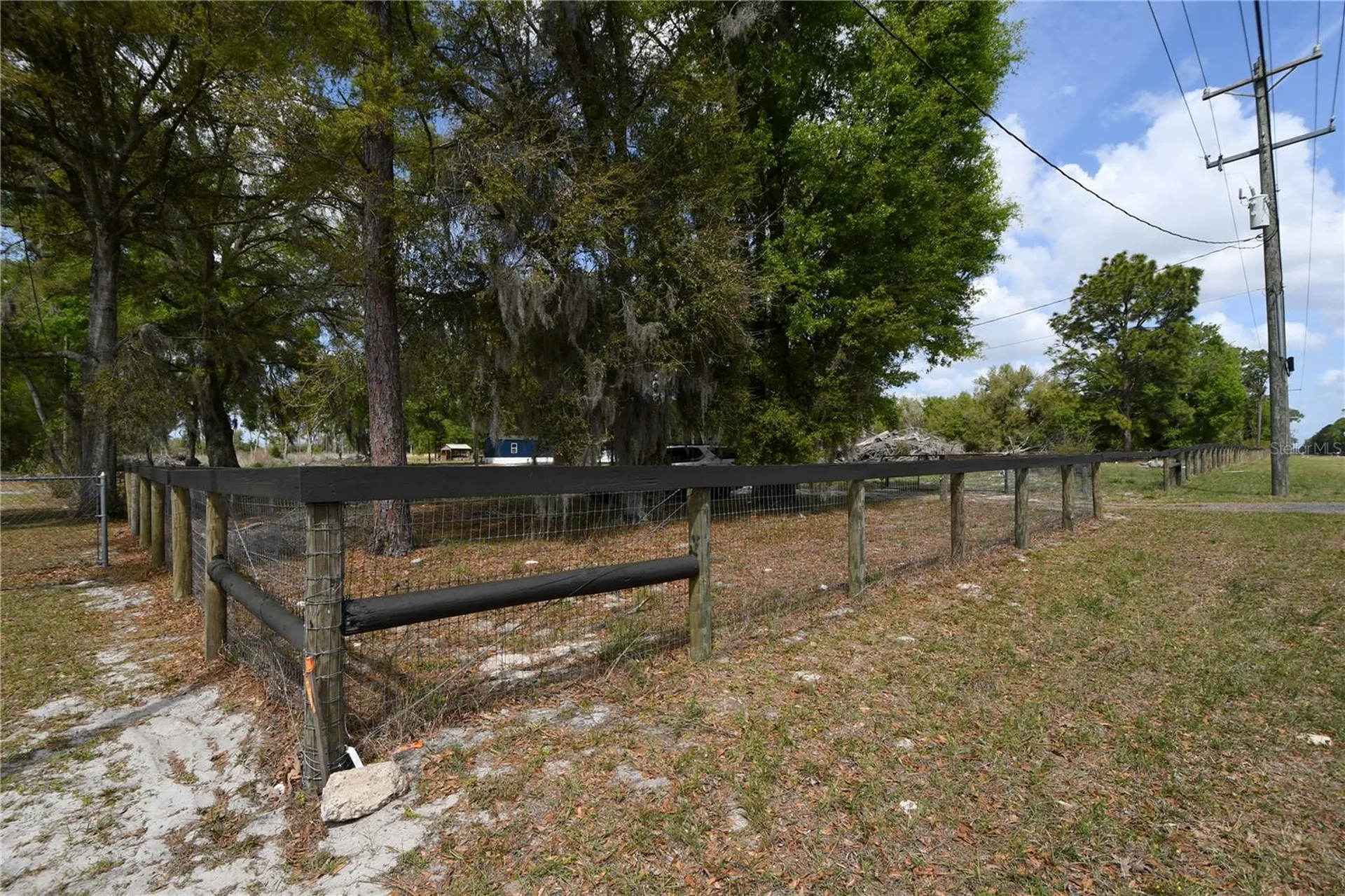 7457 NE Highway 349 Old Town FL 32680
