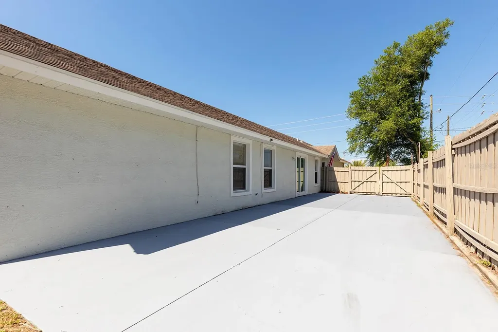 1637 N Lakewood Avenue Ocoee FL 34761