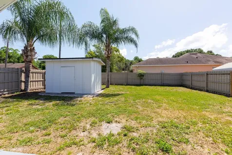 1637 N Lakewood Avenue Ocoee FL 34761