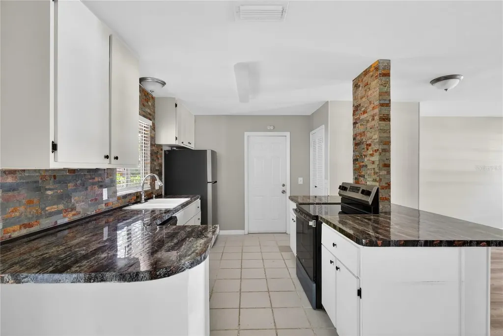 1334 Stately Oaks Drive NW Winter Haven FL 33881