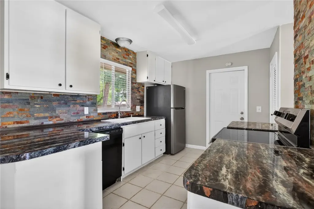 1334 Stately Oaks Drive NW Winter Haven FL 33881