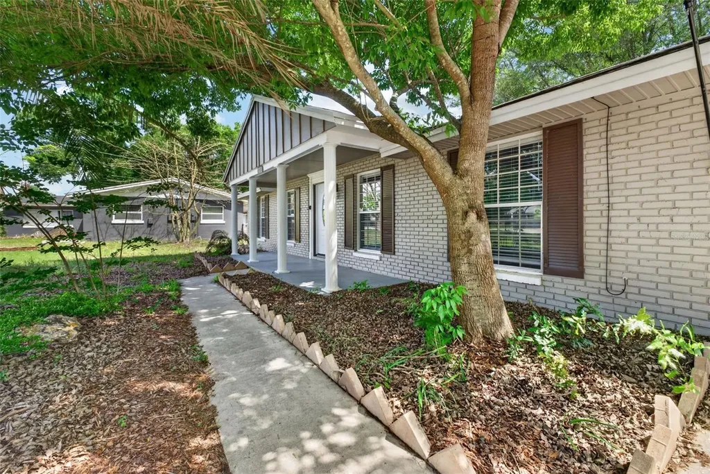 1334 Stately Oaks Drive NW Winter Haven FL 33881