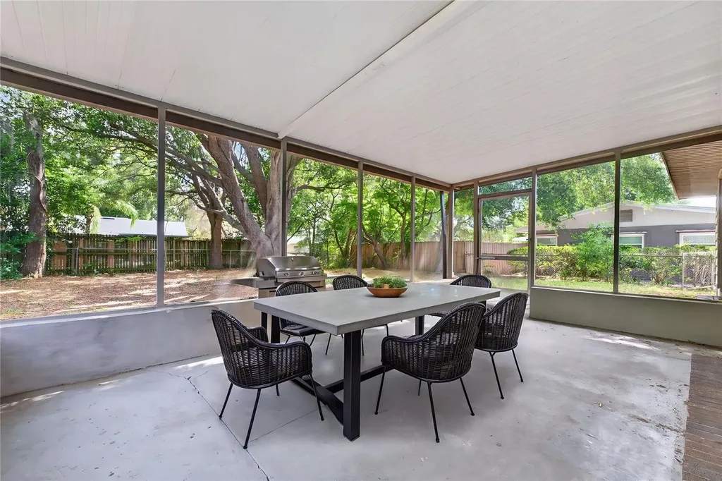 1334 Stately Oaks Drive NW Winter Haven FL 33881