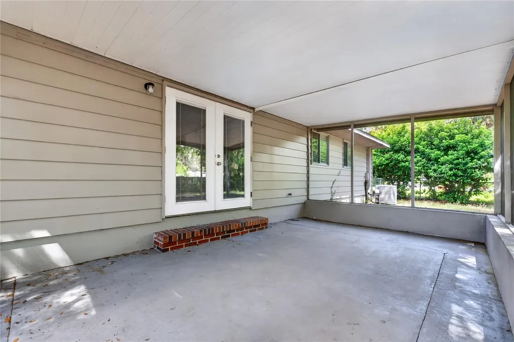 1334 Stately Oaks Drive NW Winter Haven FL 33881