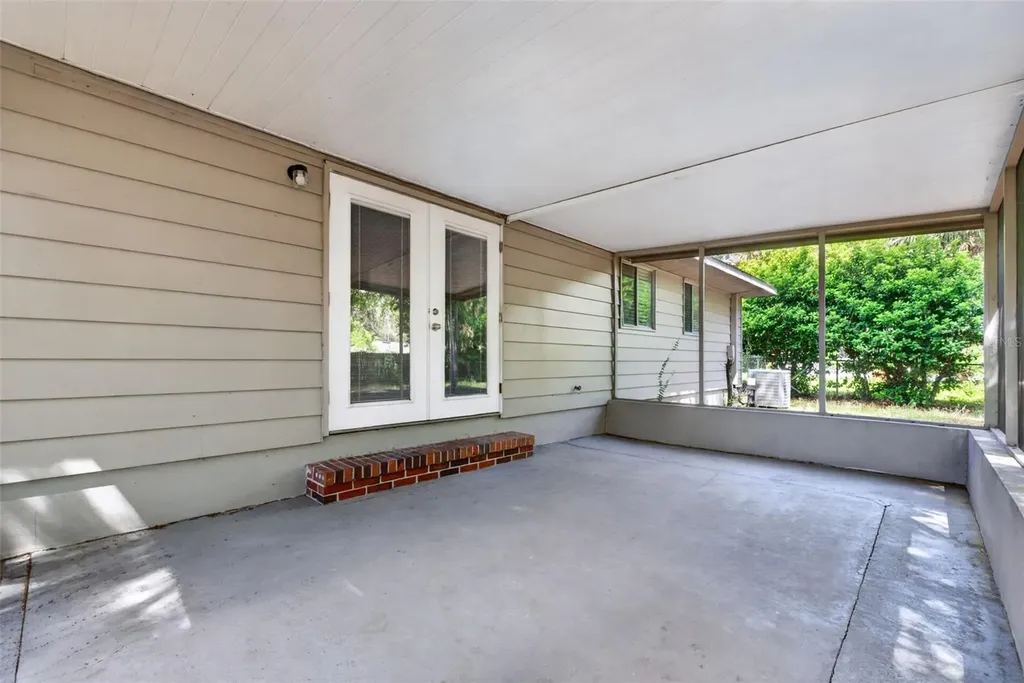 1334 Stately Oaks Drive NW Winter Haven FL 33881