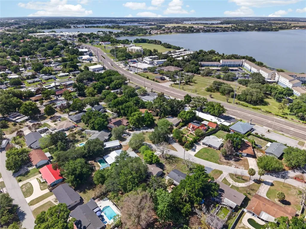 1334 Stately Oaks Drive NW Winter Haven FL 33881