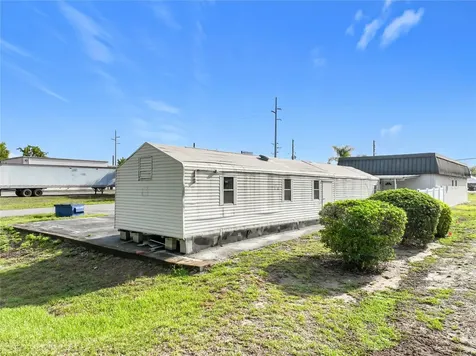 4709 N Highway 19a Mount Dora FL 32757