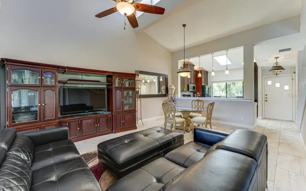 5369 Lake Arrowhead Trail Sarasota FL 34231